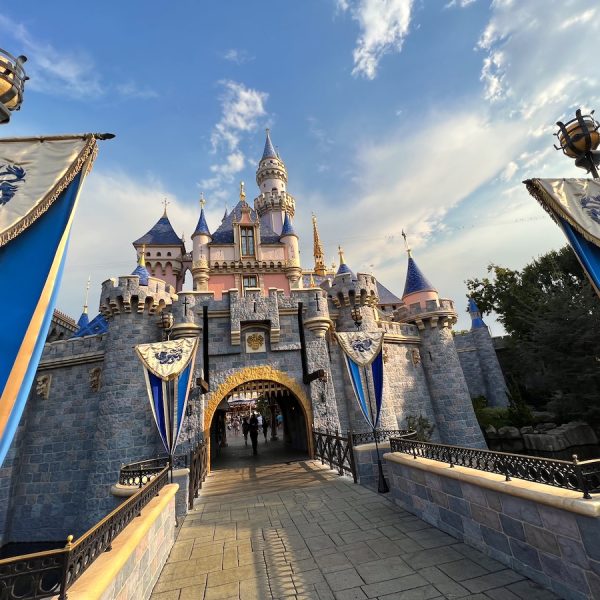 disneyland castle crowd calendar