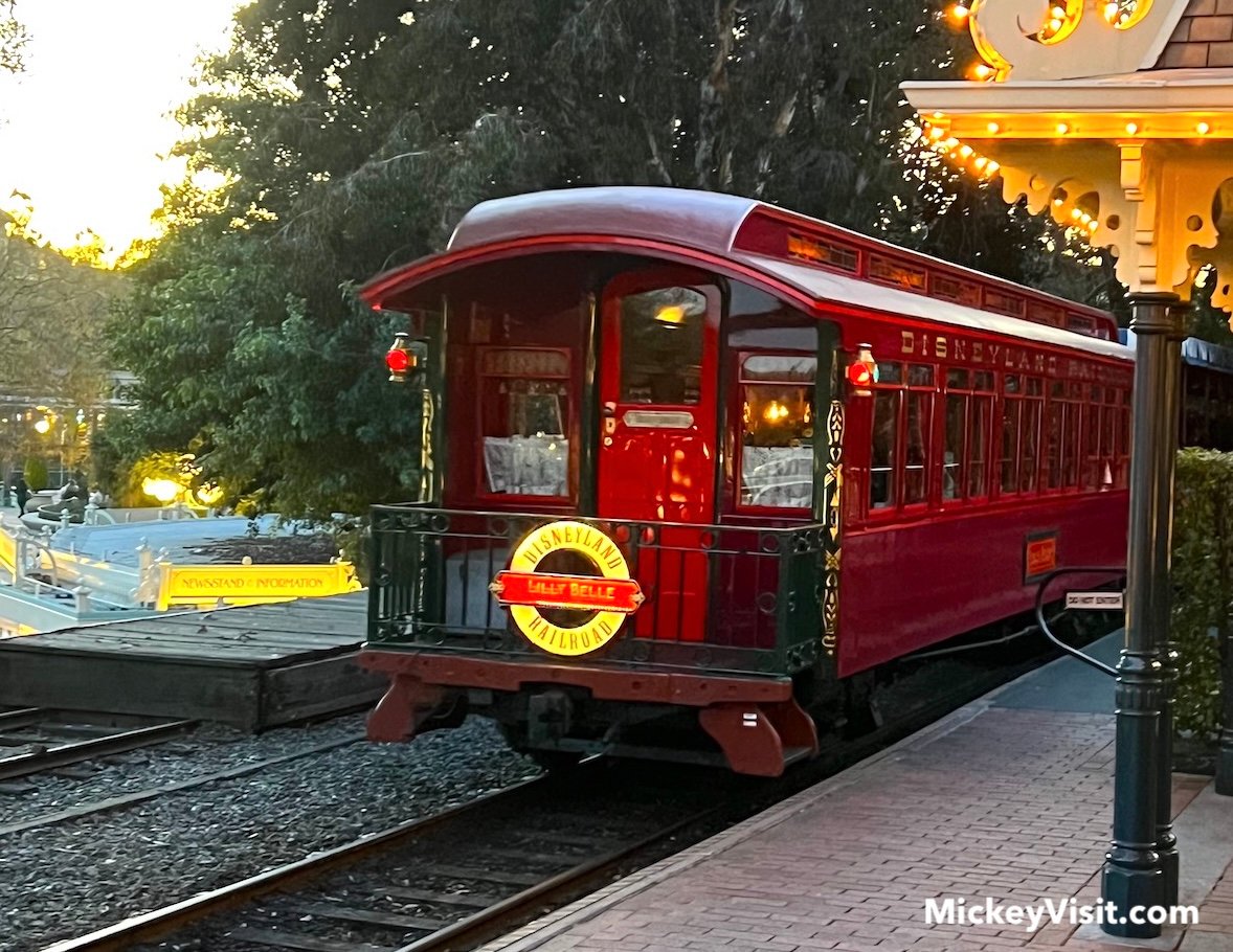 Disneyland Lilly Belle at station