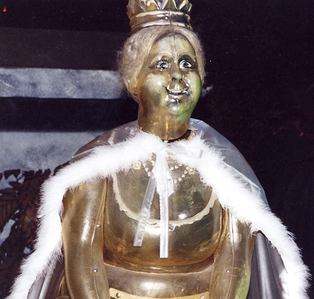 haunted mansion ghost disneyland king
