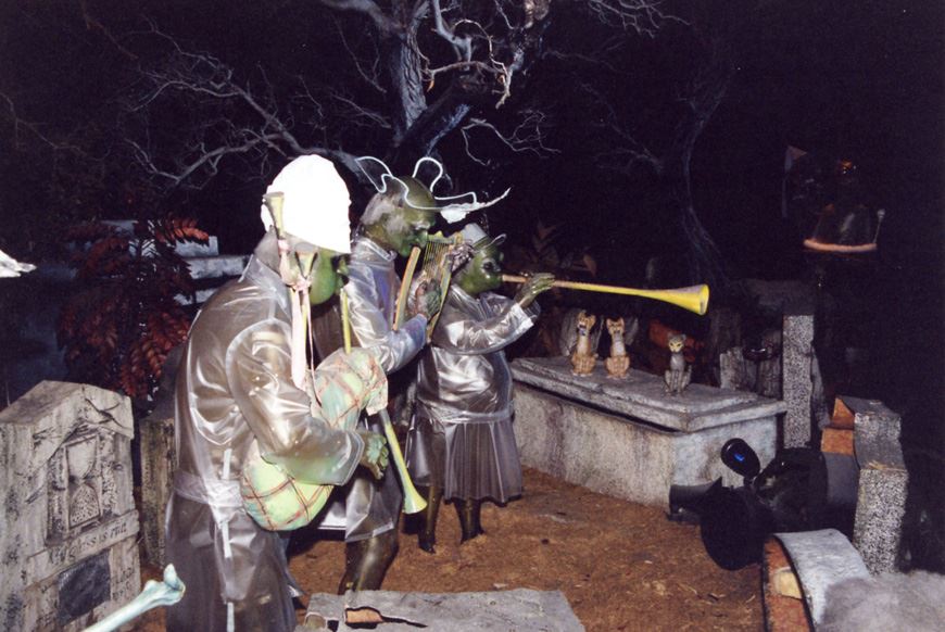 pirate band haunted mansion disneyland