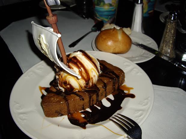 blue bayou dessert disneyland pirate ship