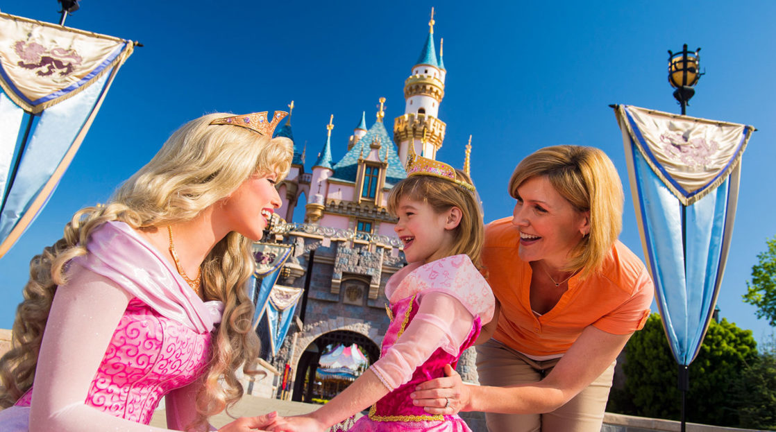 Disneyland as a Single Parent: Five Top Tips for A Magical Vacation
