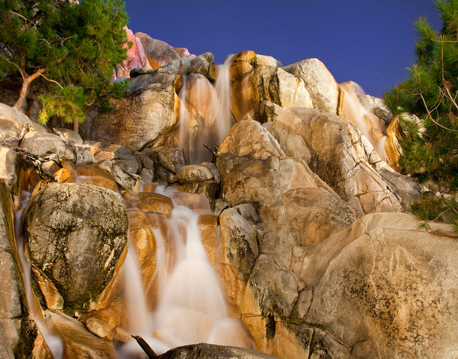 Disney Photo Spot: Grizzly Peak waterfall