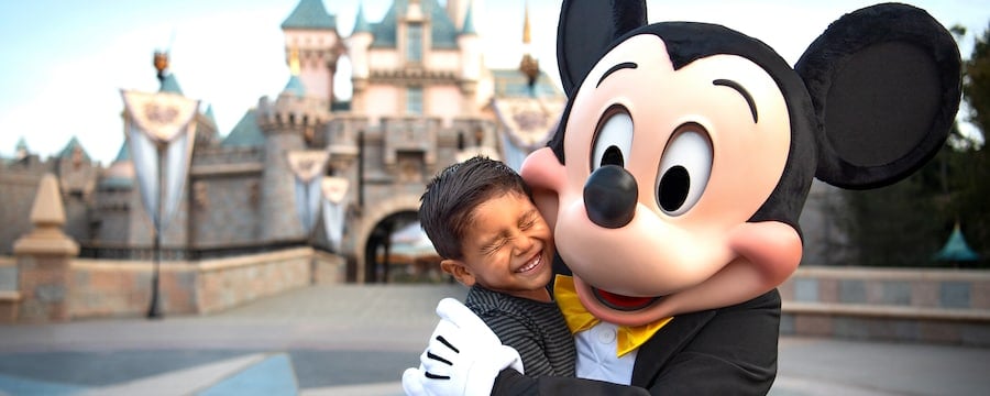 PHOTOS: See this Victorville boy learn his wish to visit Disneyland is  coming true – Daily Bulletin