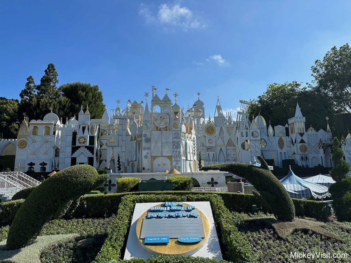 "it's a small world" Disneyland