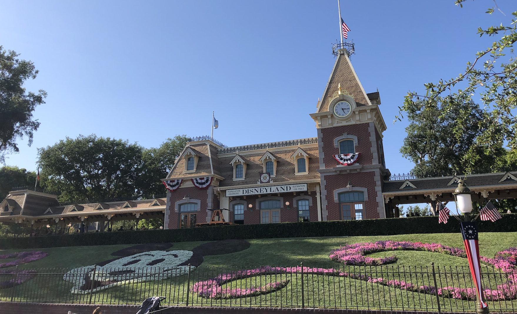 Disneyland in June 2024: Crowd Calendar, Events, Hours