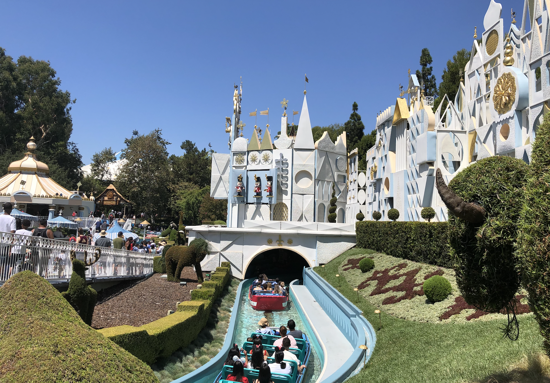 its a small world disneyland planning guide