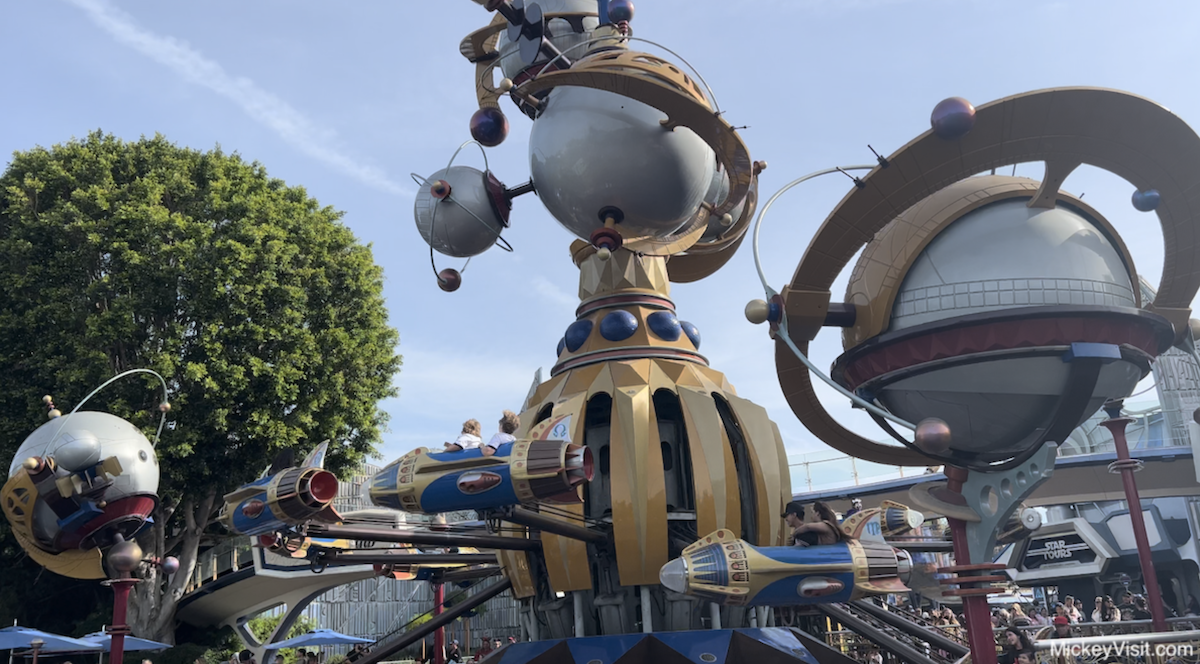 Astro Orbitor Disneyland
