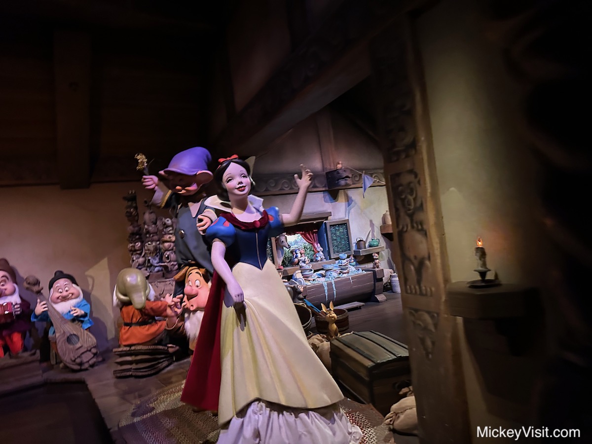 Disneyland rides Snow White's Enchanted Wish