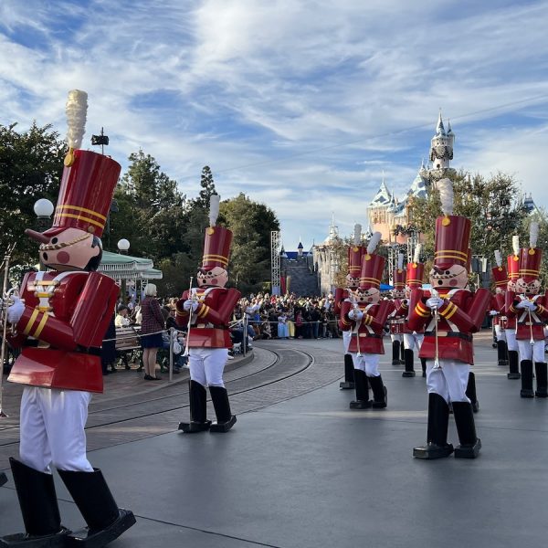 disneyland christmas parade toy soldiers
