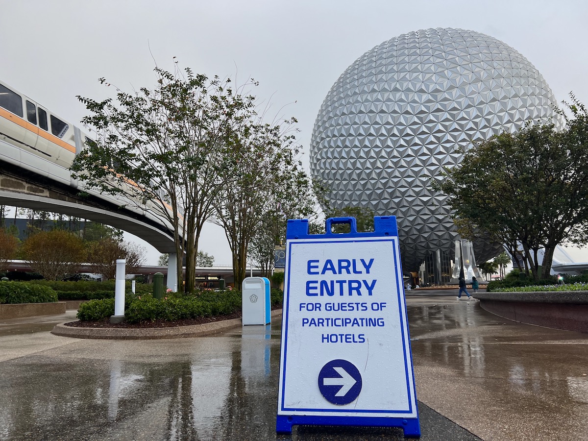 How to Park Hop at Disney World Early Entry