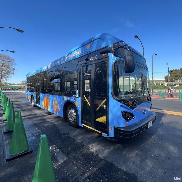 disneyland art shuttle from hotels