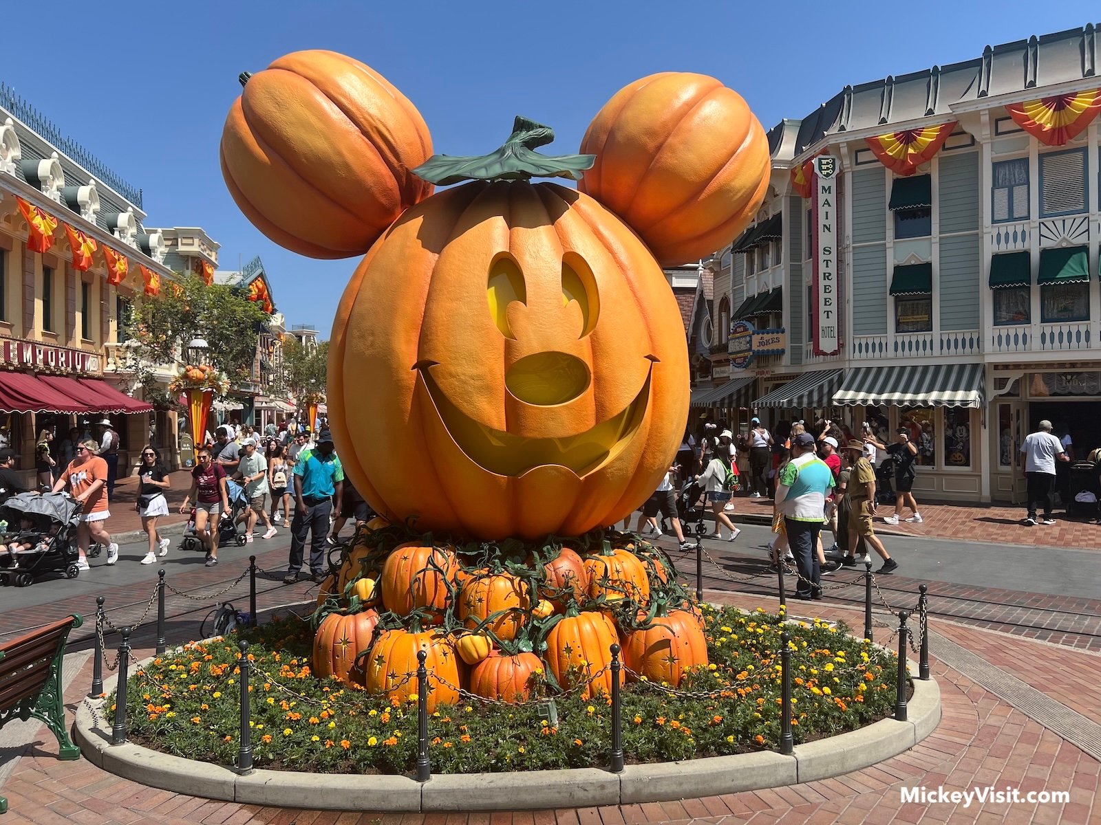 Mickey pumpkin Main Street U.S.A.