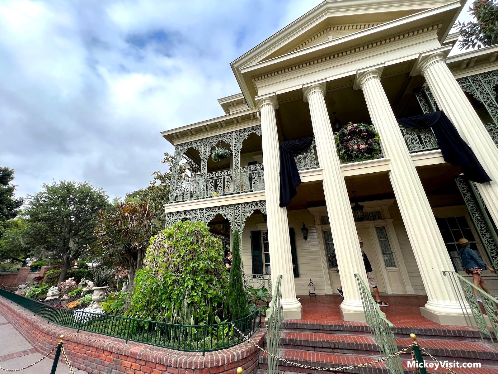 inside haunted mansion