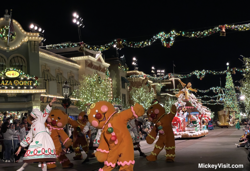 Disneyland Hours 2025 FAQ Tips Expected Hours