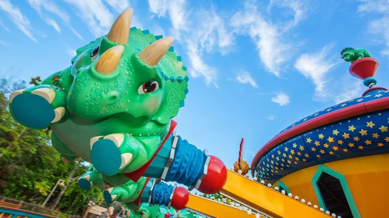 Best Animal Kingdom Rides - TricerTop spin