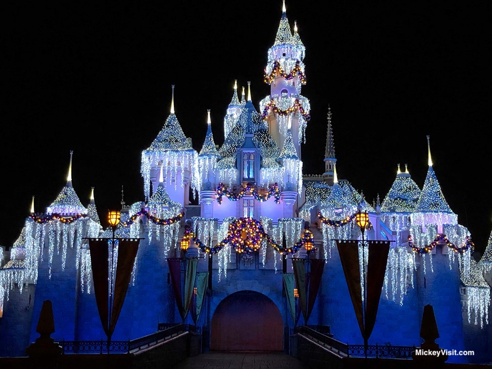 When Does Disneyland Decorate for Christmas?
