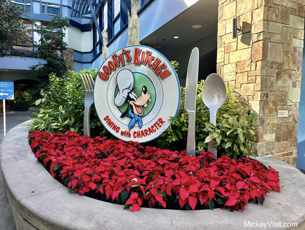 Goofy's Kitchen Holiday Dining Experience