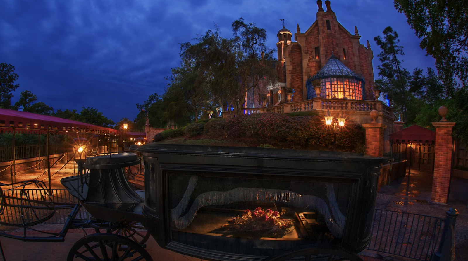 does disney world have the haunted mansion