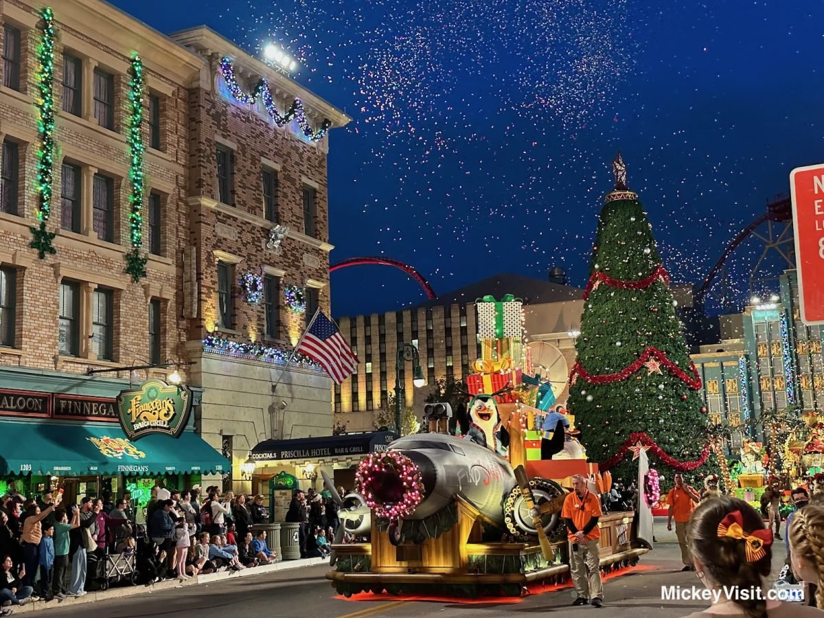 Universal Orlando Christmas Parade