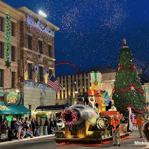 Universal Orlando Christmas Parade