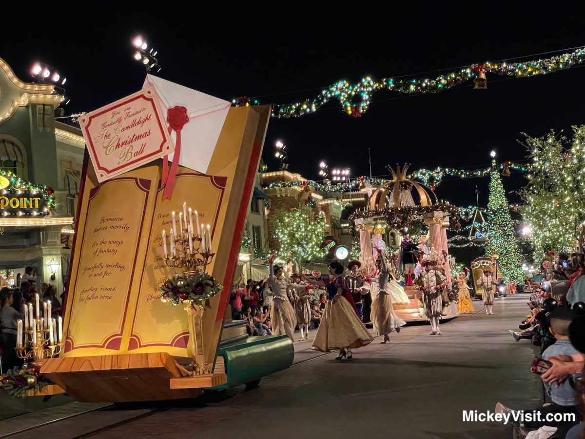 disneyland-christmas-parade-dates-times-dining-packages
