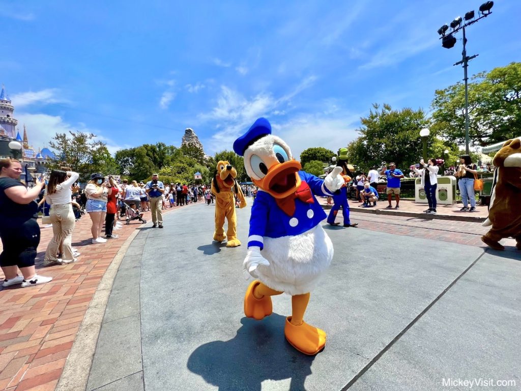 all-disneyland-magic-key-annual-pass-blockout-dates-2026-mickey-visit