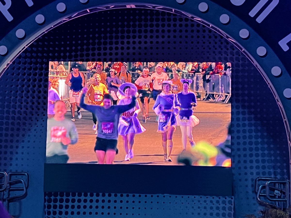 Rundisney Races I Ran In The First runDisney Race at Disneyland Since 2017. Here's What ...