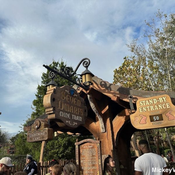 disney world lightning lane sign seven dwarfs