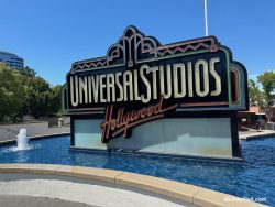 Universal Studios Hollywood Crowd Calendar 2025 (Updated Monthly!)