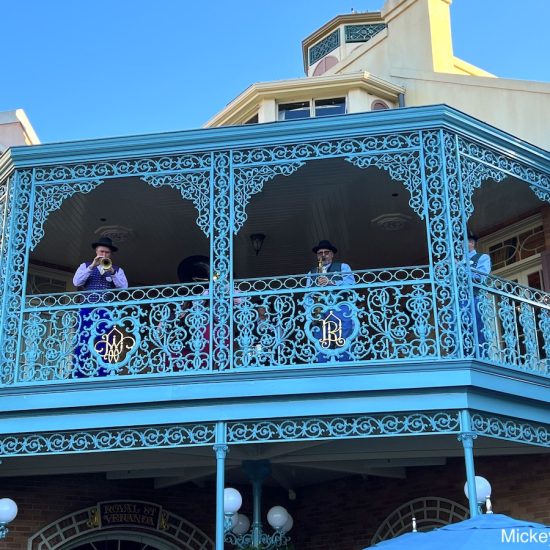 21 Royal balcony Disneyland