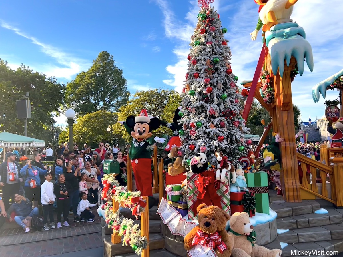 Mickey Christmas Parade Disneyland