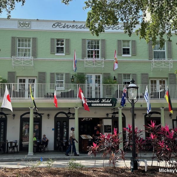 Exterior of Riverside Hotel