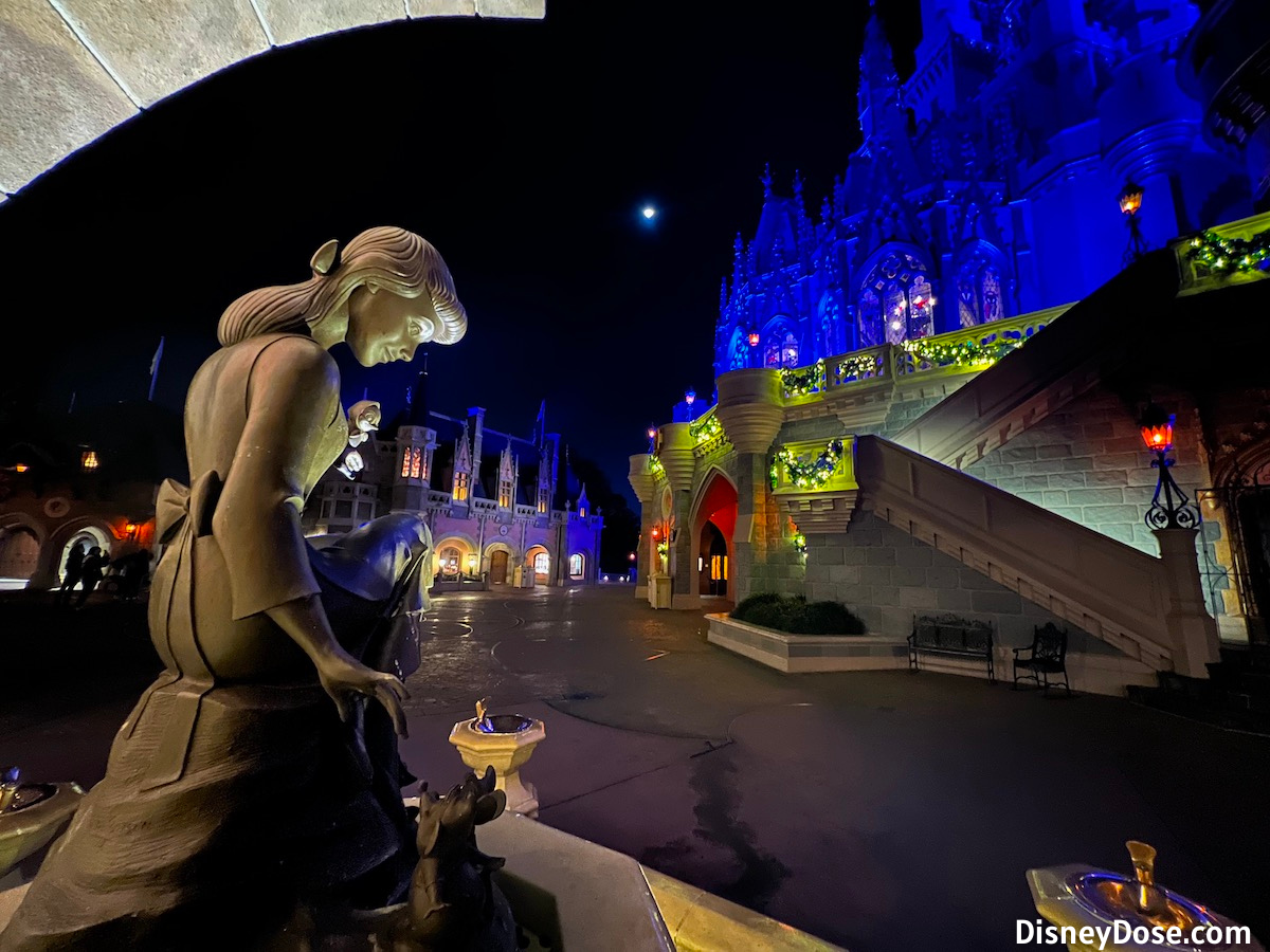 Cinderella statue and Cinderella Castle