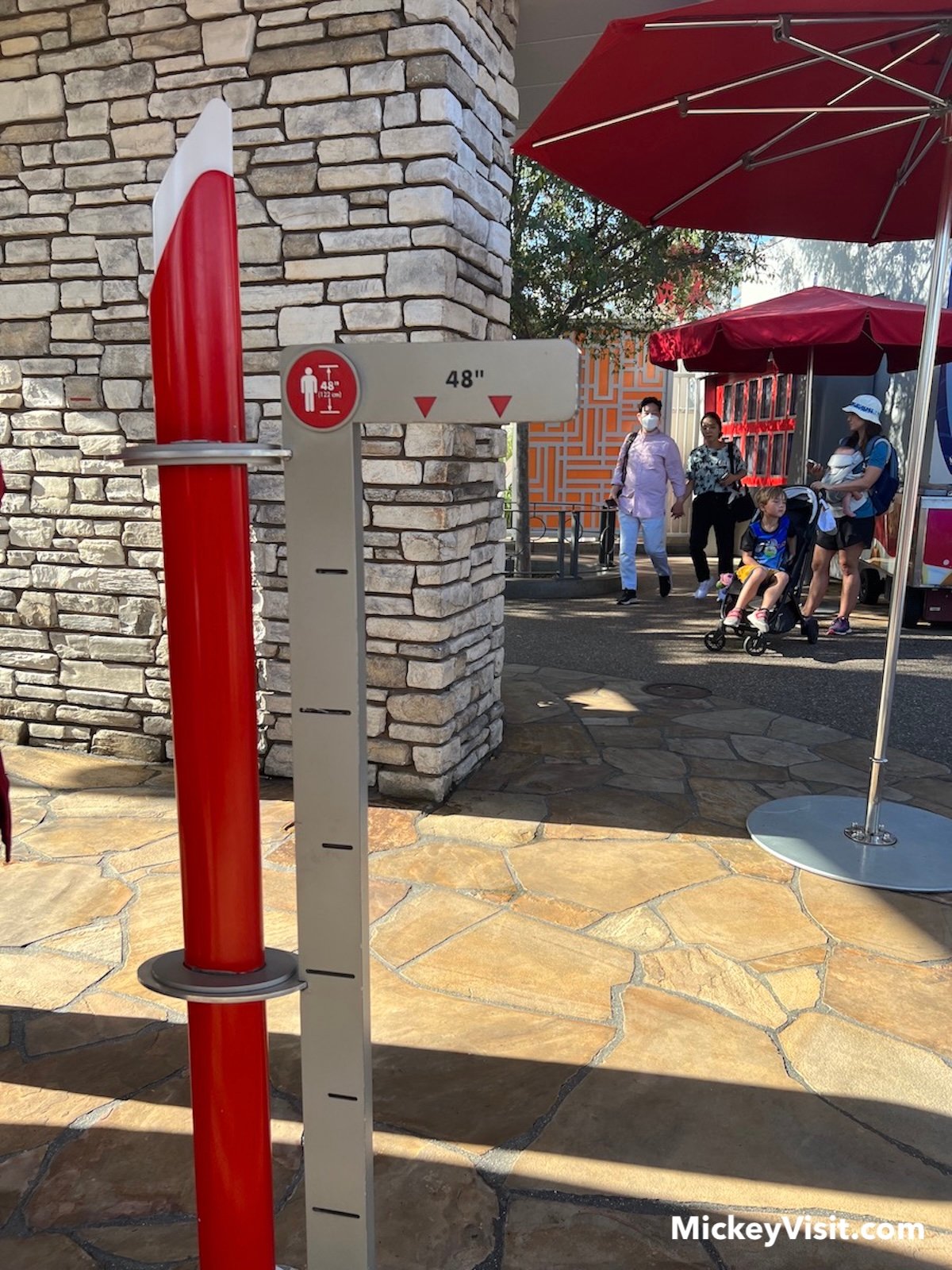 Incredicoaster Disney California Adventure height measurer 