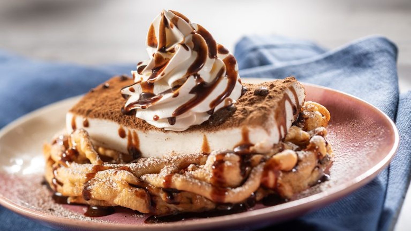 Tiramisù Funnel Cake EPCOT Food & Wine Festival