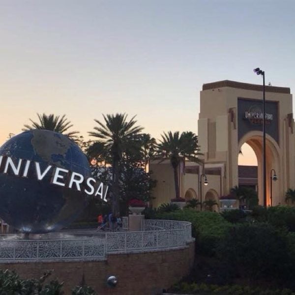 Universal Orlando Sign