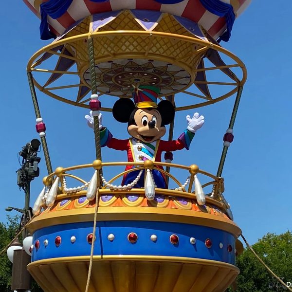 Mickey Disney World Parade