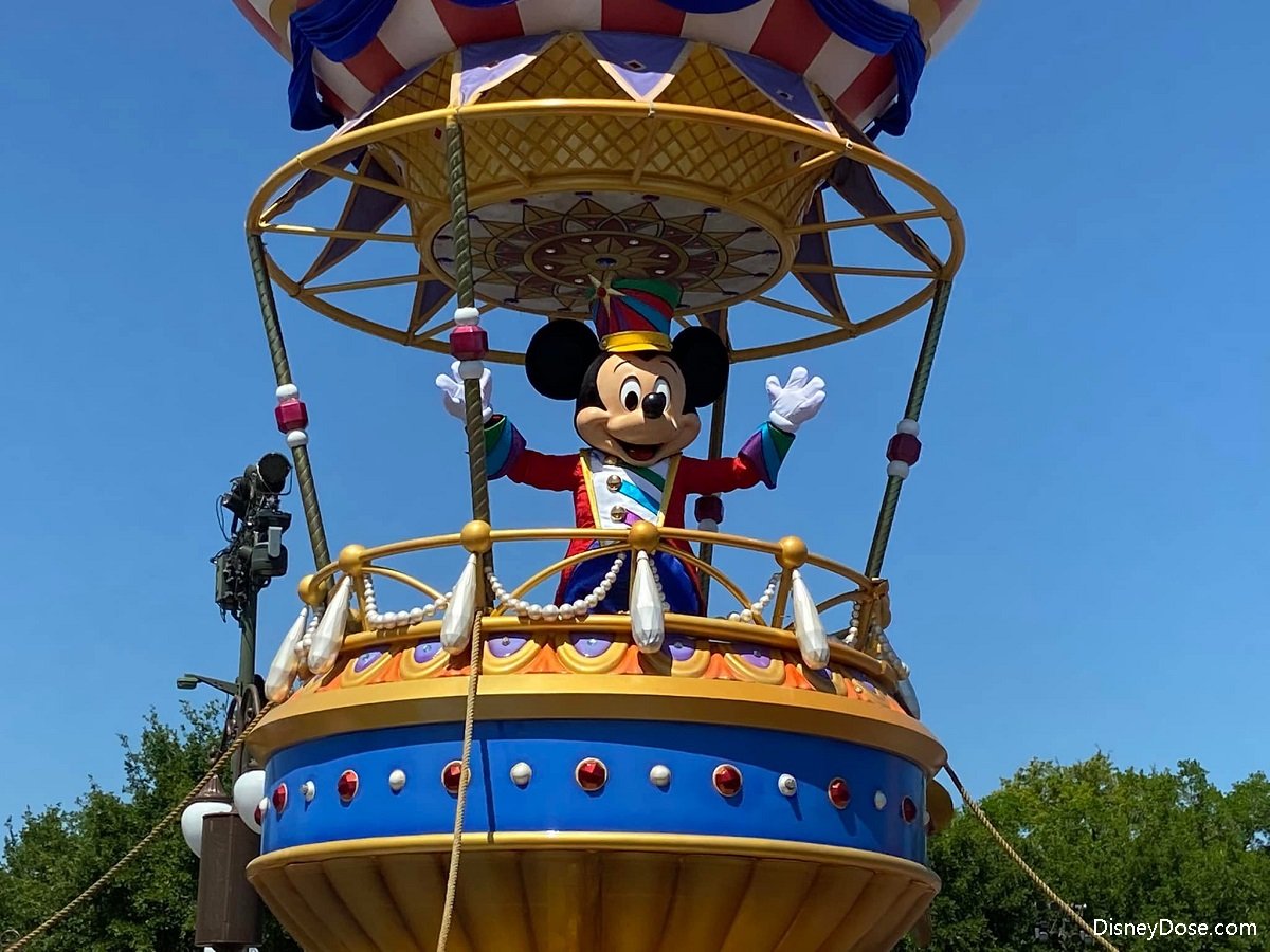 Mickey Disney World Parade