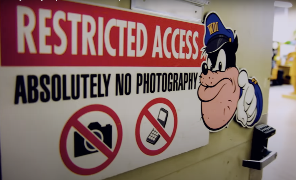 No photos allowed sign at imagineering