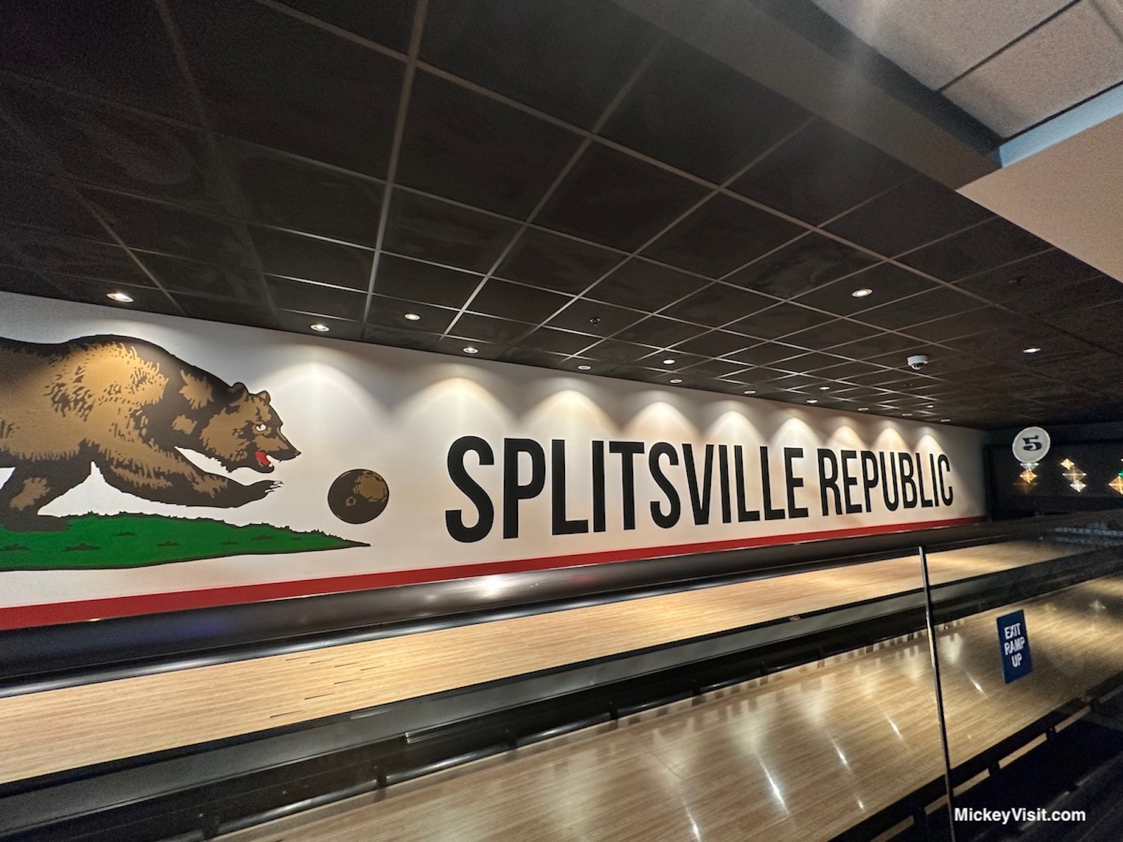 Splitsville Luxury Lanes bowling