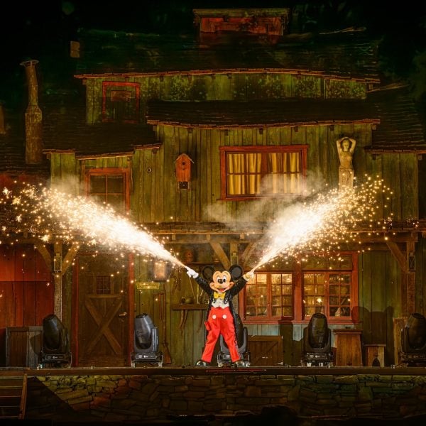 mickey mouse fantasmic