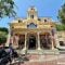 disneyland city hall tour guide