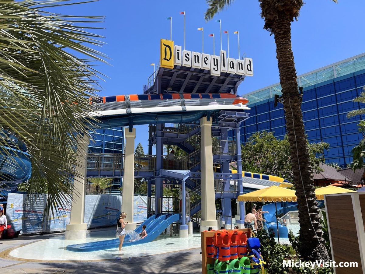 disneyland hotel waterslides
