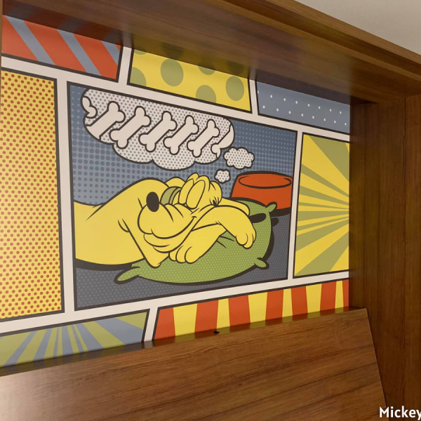 Pluto bed Pop Century Resort