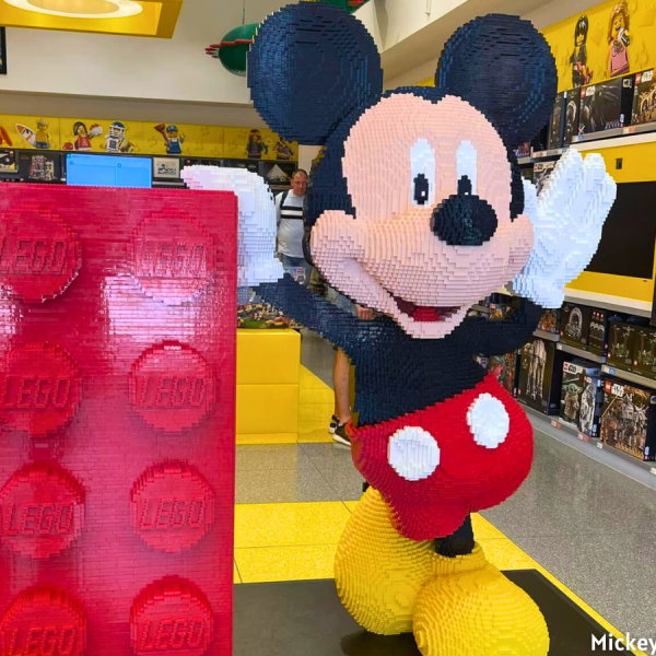 Mickey Mouse LEGO Store Disneyland Paris