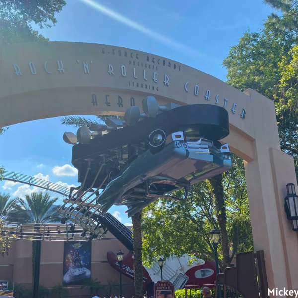 Rock 'n' Roller Coaster entrance