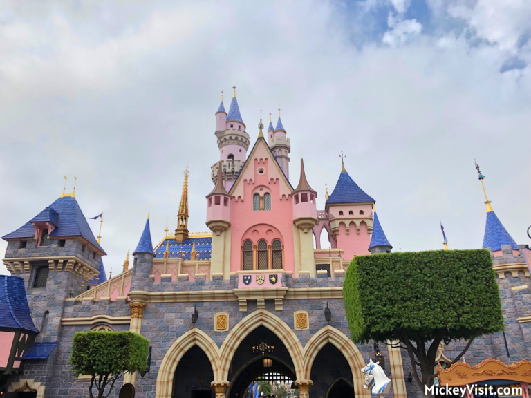 How Disney Uses Psychology to Influence Your Theme Park Visit - Mickey ...