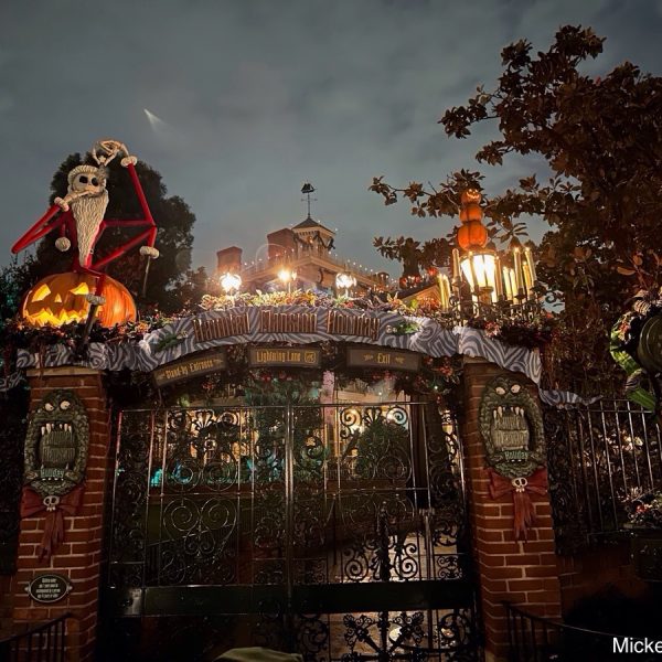 Haunted Mansion Holiday Entrance