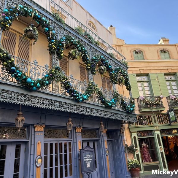 New Orleans Square Christmas decor